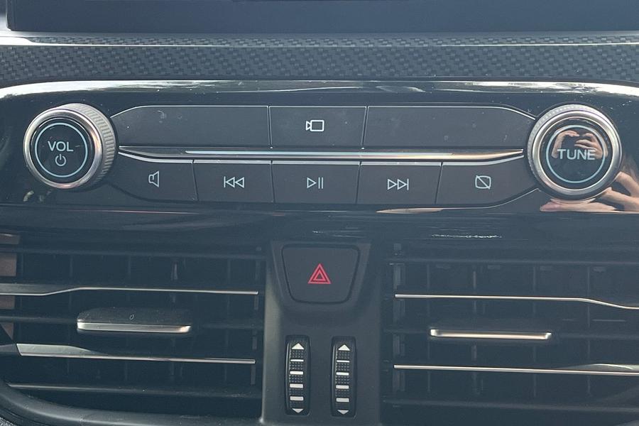 Ford KUGA Photo autoimg-099ac7fa98e5fa91a531333c72a423a0223ba2a3.jpg
