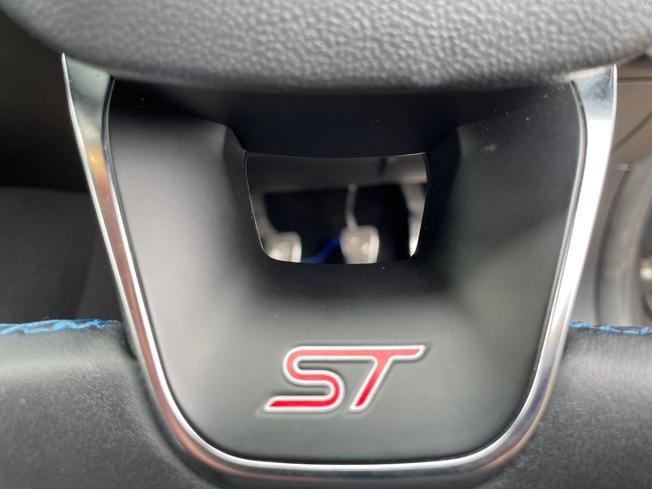 FORD Fiesta Photo 25