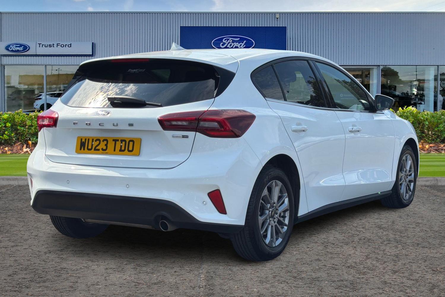 Ford Focus Photo 3