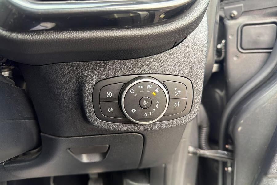 Ford FIESTA Photo autoimg-09a85be02975e6cde028acbce2d25b52b72e0876.jpg