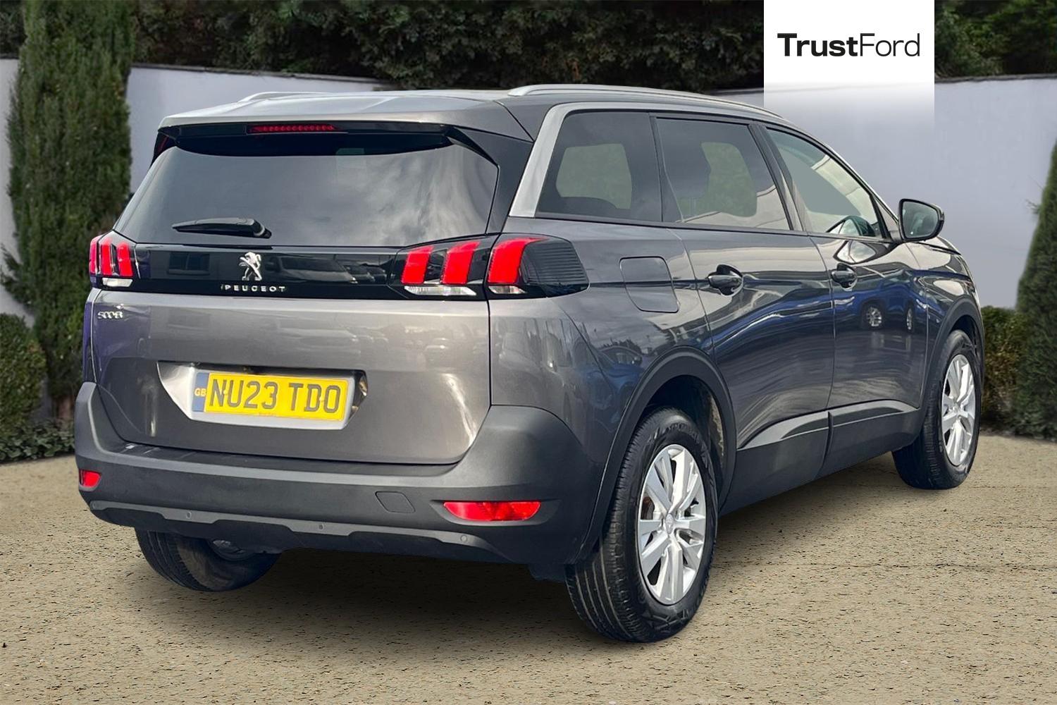 Peugeot 5008 Photo 3