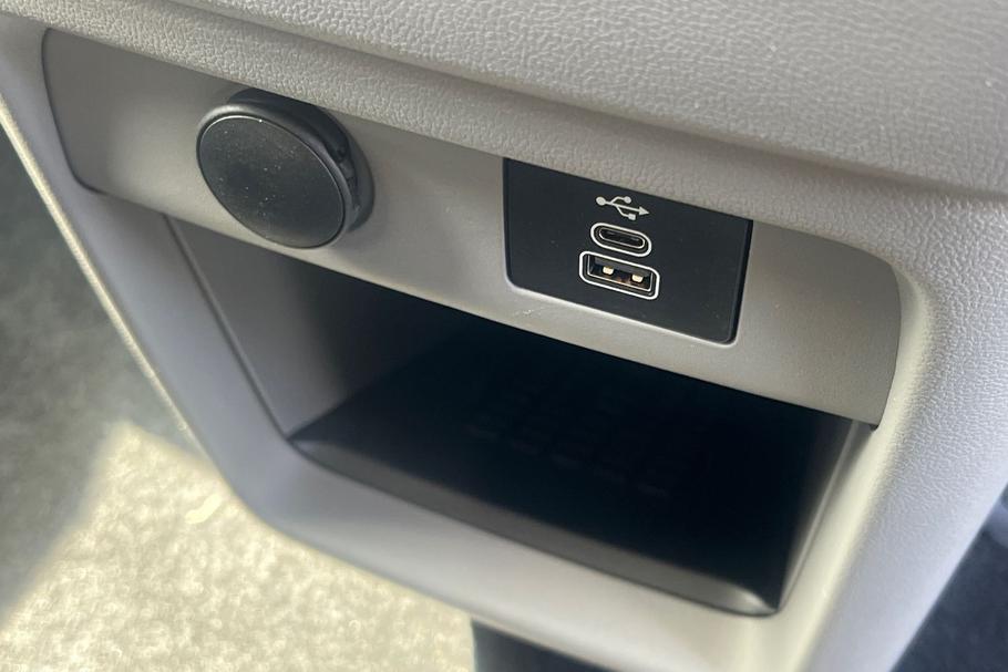 Used Ford TRANSIT CUSTOM WV26XGX 35