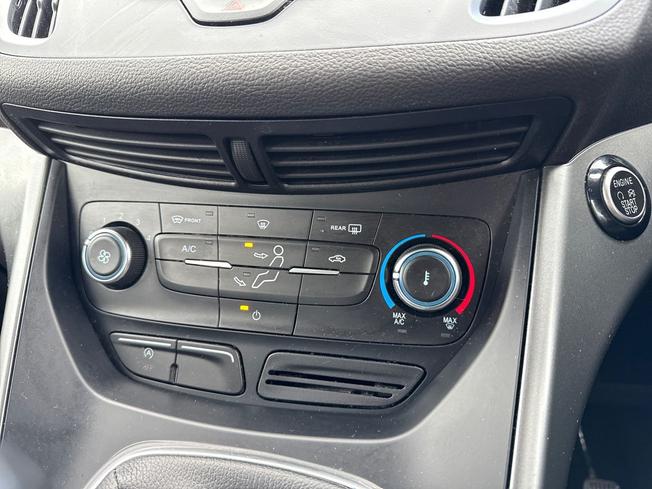 FORD Kuga Photo 32