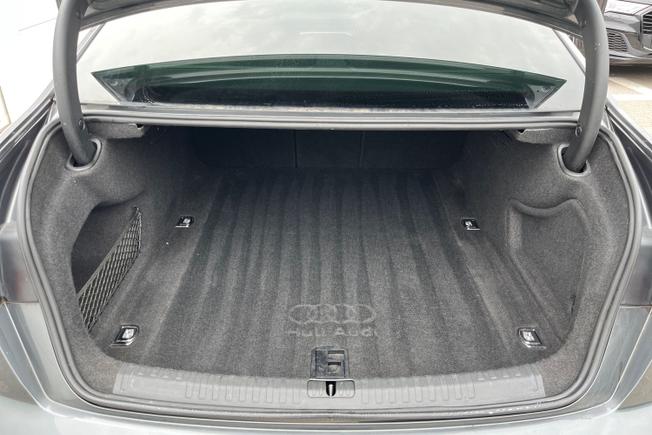 AUDI A6 Saloon Photo 12