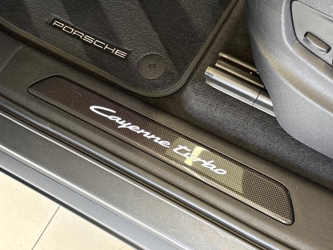 PORSCHE Cayenne Photo 29