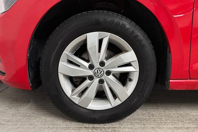 VOLKSWAGEN Polo Photo 5