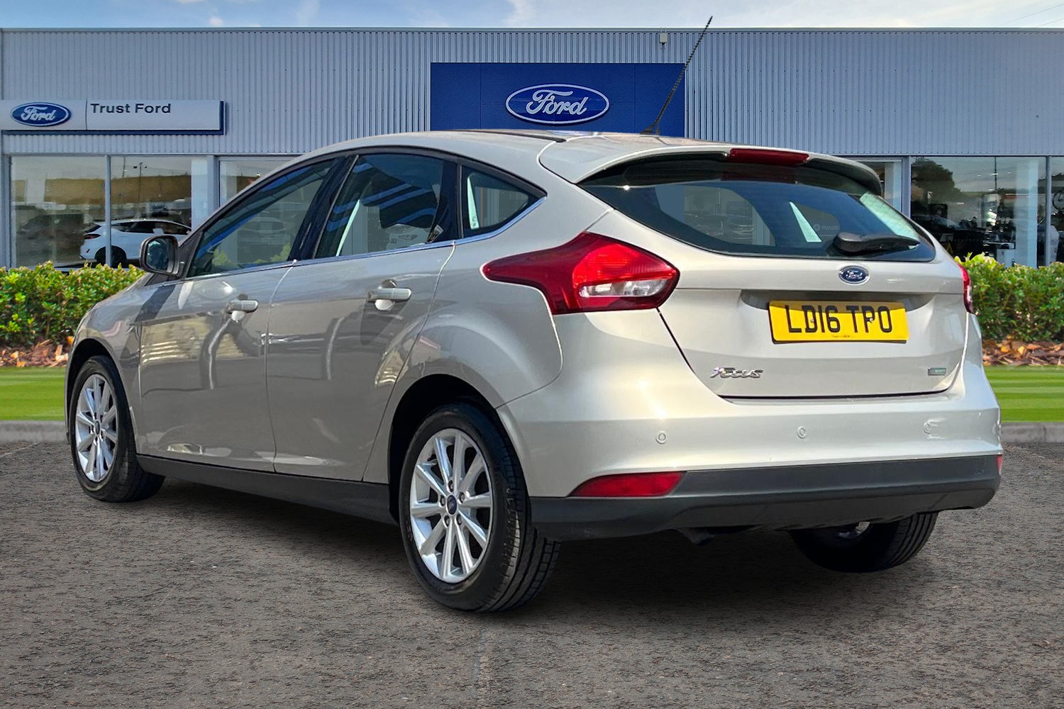 FORD FOCUS Photo 1