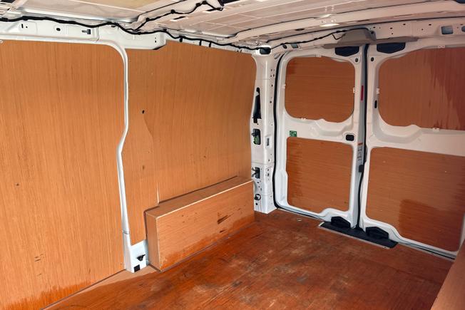 VOLKSWAGEN Transporter Photo 9