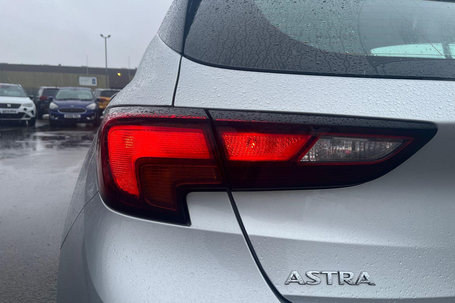 Vauxhall ASTRA Photo 19