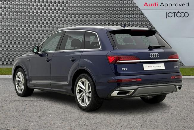AUDI Q7 Photo 3