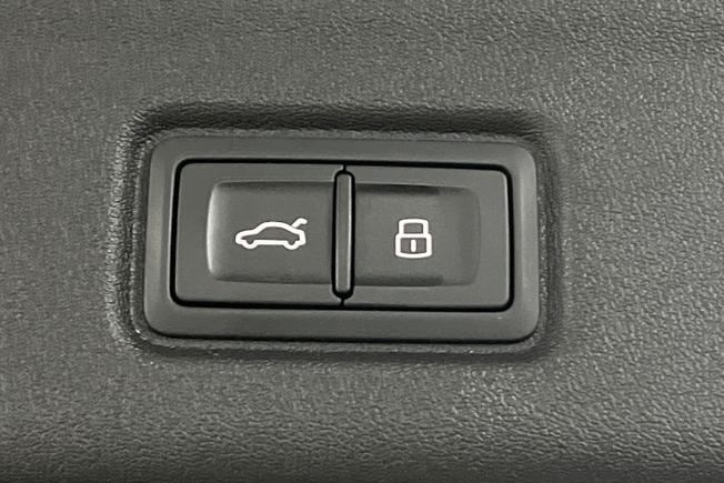 AUDI Q6 E-Tron Photo 31