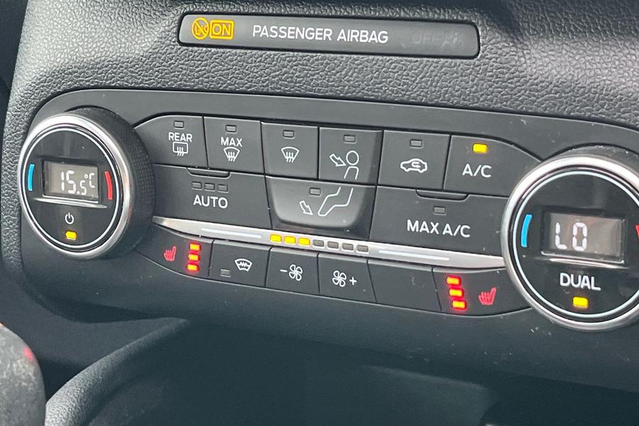 Ford Kuga Photo autoimg-09be7dd1fdda5d23224a864bcbbe24bb072e5e14.jpg