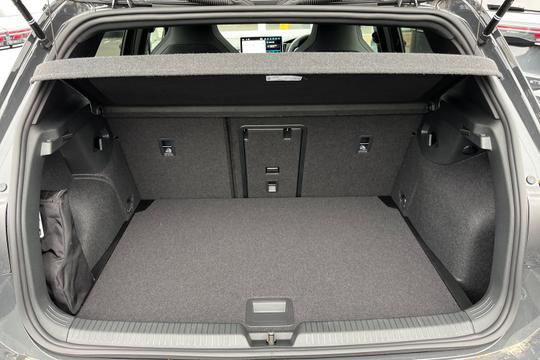 Volkswagen Golf Photo autoimg-09bf95869f1905e015b39a19700db91955c1d041.jpg