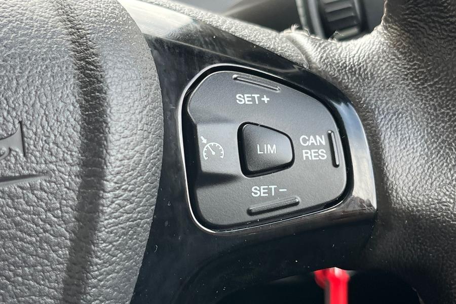 Ford KA+ Photo autoimg-09c54c50d07a459ac0e1a385aaa45bb5465f8e1f.jpg