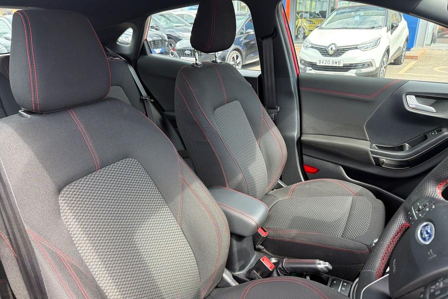 Ford PUMA Photo autoimg-09c608dc93d001083bda11f7ca70d0a71a4c84f5.jpg