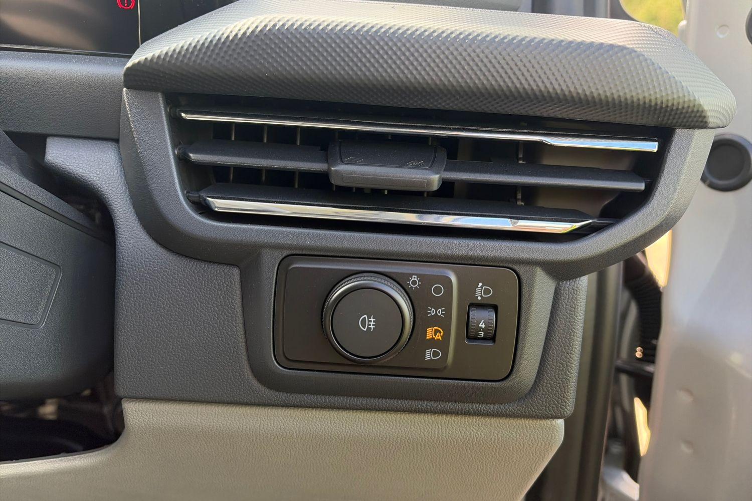 Ford TRANSIT CUSTOM Photo 28