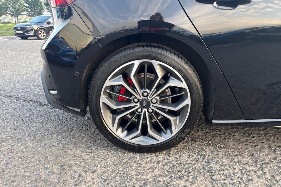 Ford FOCUS Photo autoimg-09c792df2baa42fce1e7b0a7354f5546817355c0.jpg