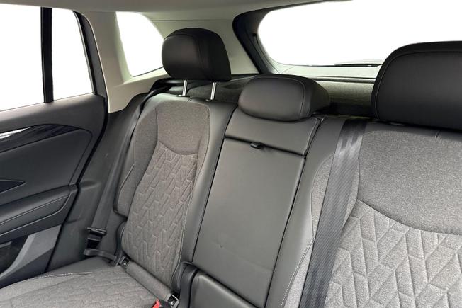 VOLKSWAGEN Tiguan Photo 9