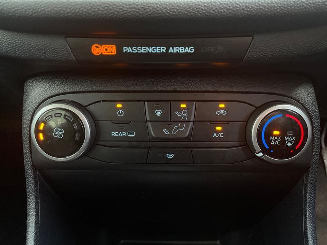 FORD Fiesta Photo 29