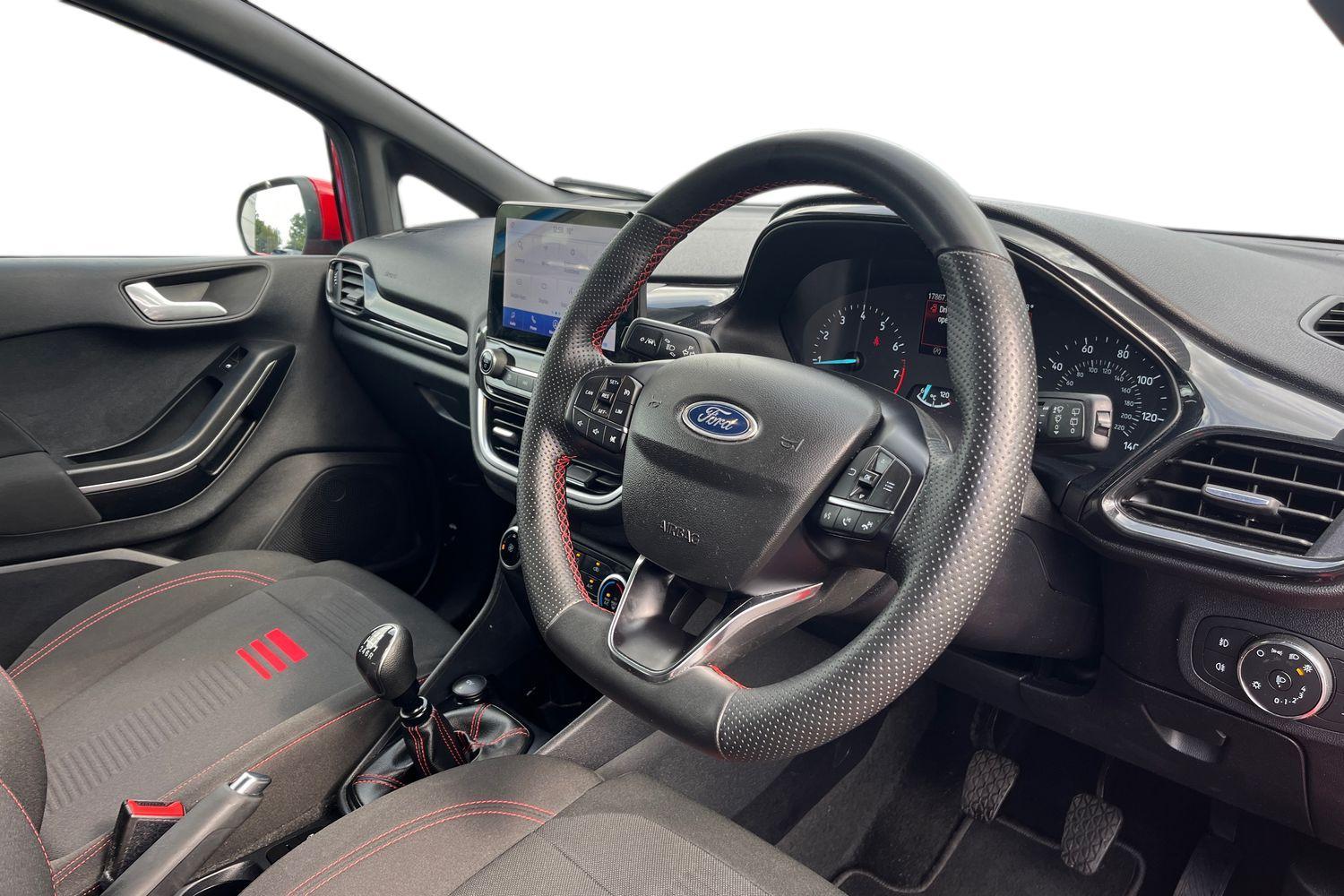 Ford FIESTA Photo 8