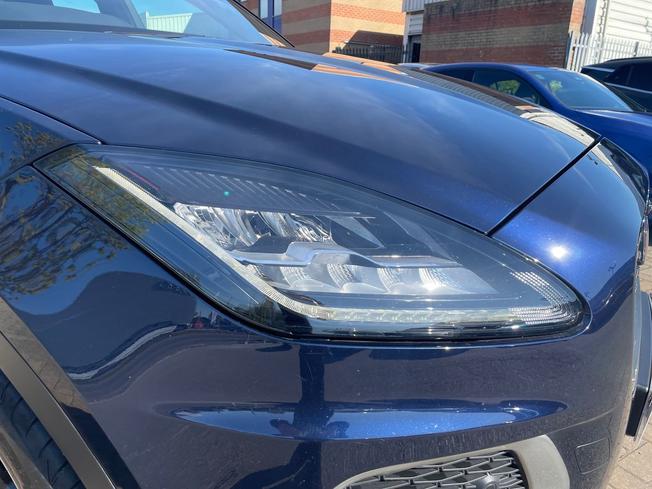 Jaguar E-PACE Photo 19