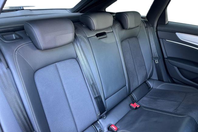 AUDI A6 Avant Photo 9