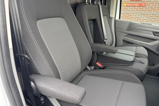 VOLKSWAGEN  Transporter Photo 24