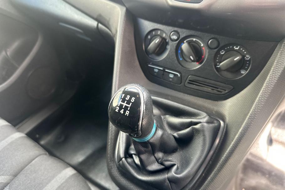 Used Ford Transit Connect MT18LNJ 16