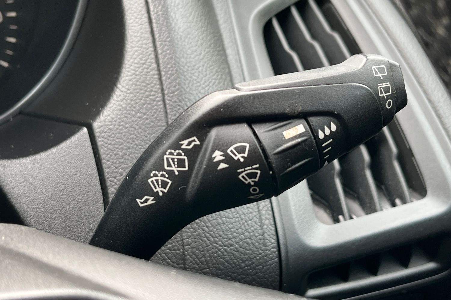 Ford FOCUS Photo 14