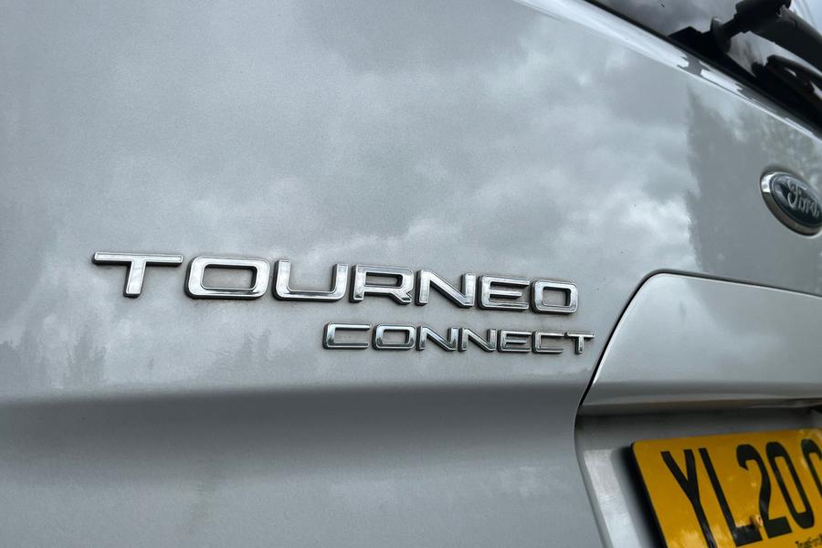 Ford GRAND TOURNEO CONNECT Photo autoimg-09ee2c455baa453fbbbf967230f28cb0bb5058ce.jpg