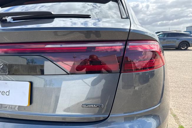 AUDI Q8 Photo 18