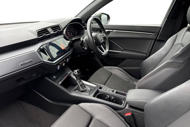 Audi Q3 Photo 2
