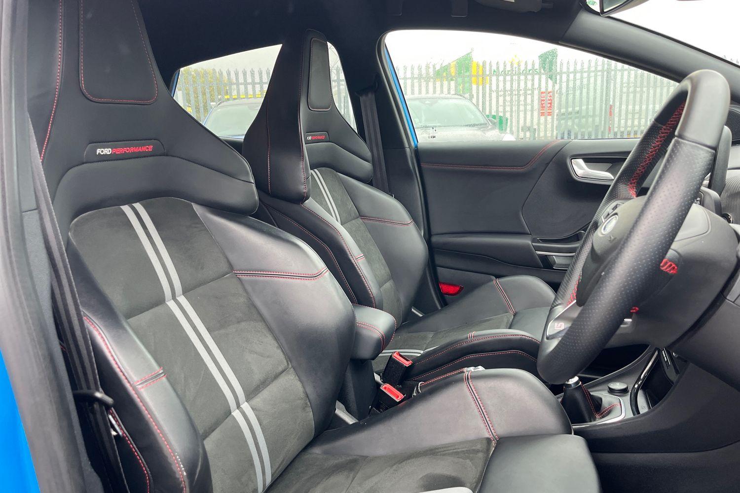 Ford PUMA Photo 16