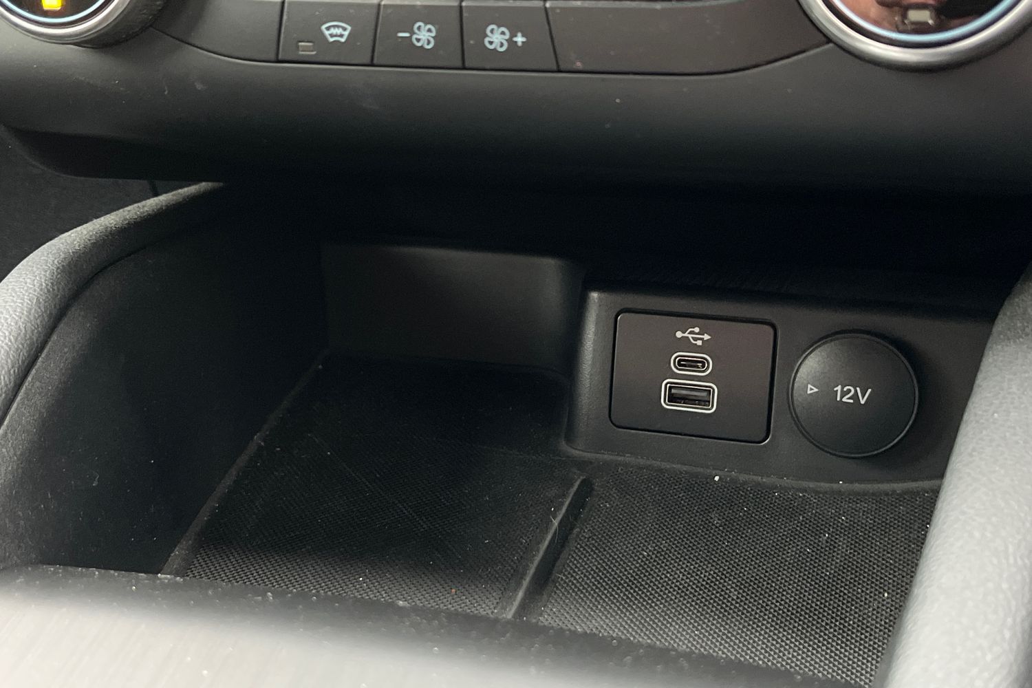 Ford Kuga Photo 32