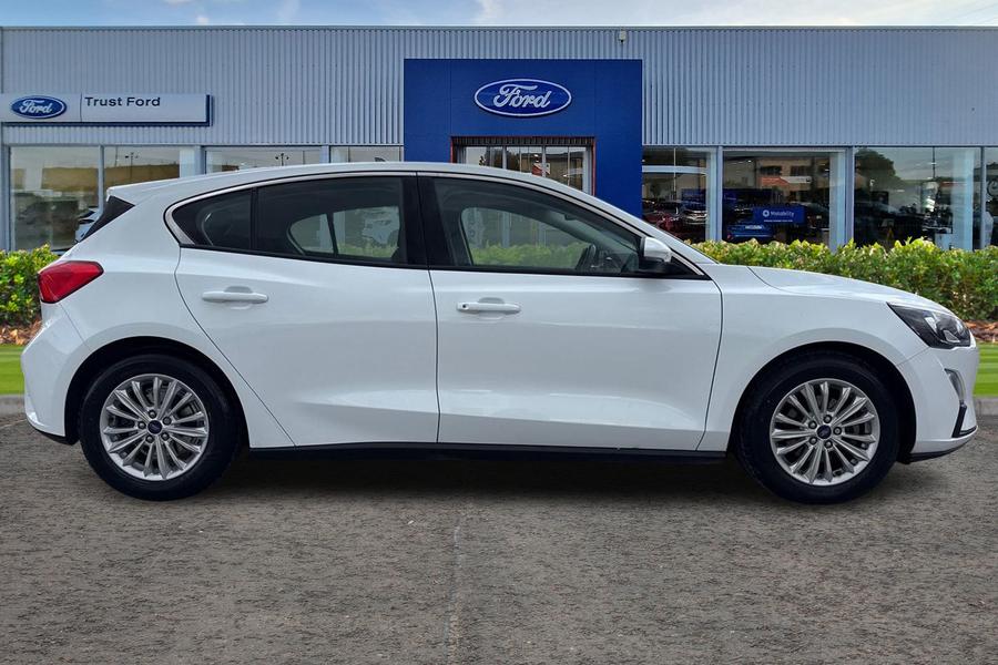Ford FOCUS Photo autoimg-09f89120271a94ec78b5828edc3a40453244e1fa.jpg