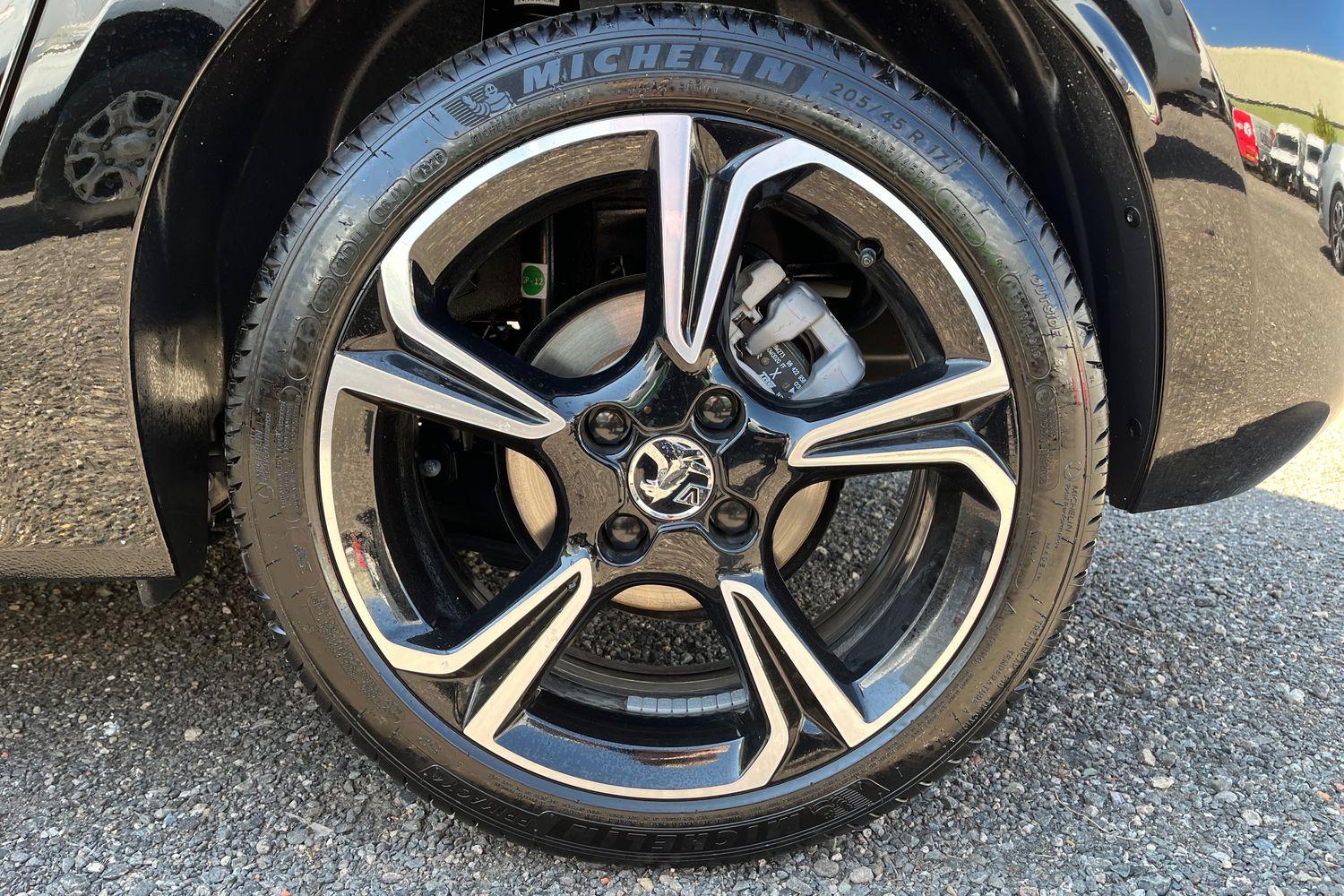 Vauxhall CORSA Photo 24