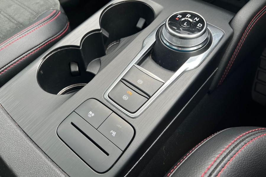 Ford KUGA Photo autoimg-09fd2cefa79f7e28dd835076524c8a855d4a8024.jpg