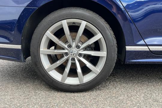 Volkswagen Passat Photo autoimg-09ffcc8e28cbf6f96505cc53d72088cba80c5e1b.jpg