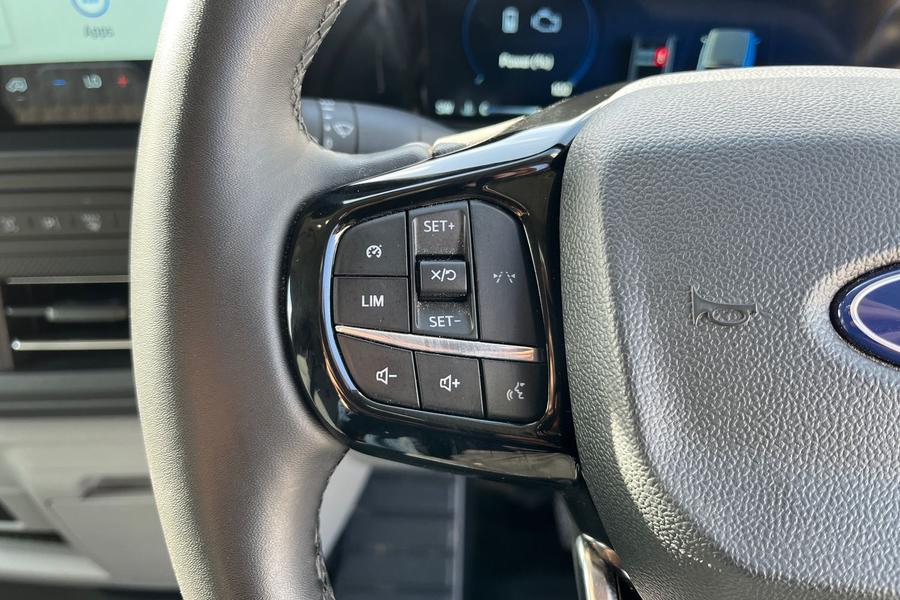 Ford TRANSIT CUSTOM Photo autoimg-0a036fe27a2d70d25e77e92e3d846d60ad994277.jpg
