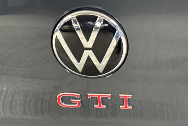 VOLKSWAGEN Golf Photo 27