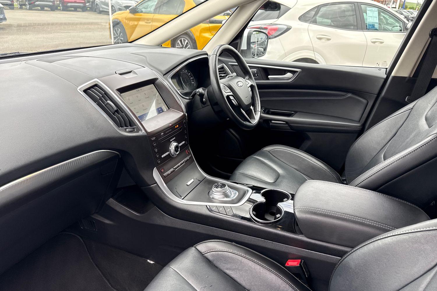 Ford S-MAX Photo 17