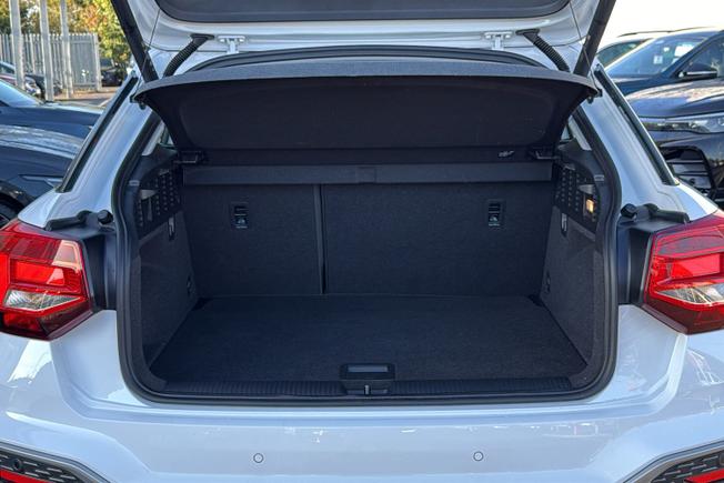 AUDI Q2 Photo 13