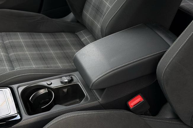 VOLKSWAGEN Golf Photo 44