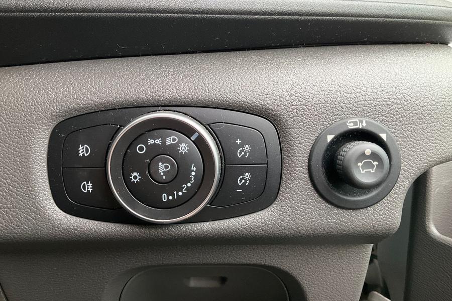 Ford TRANSIT Photo autoimg-0a0a04cdce195de76f10e4012a9a1f88ec182c9c.jpg
