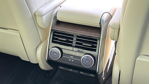 Land Rover Range Rover Photo autoimg-0a0a05a551d3981904e3d6fed159d81ebd9d7cbd.jpg