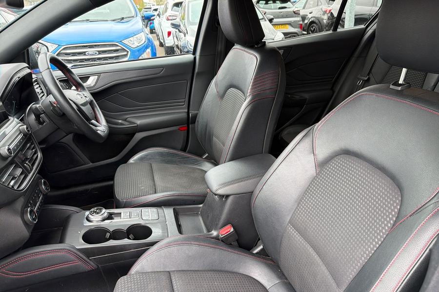 Ford FOCUS Photo autoimg-0a0c4eae8527ff14853aac3bbd20f5fceab95957.jpg