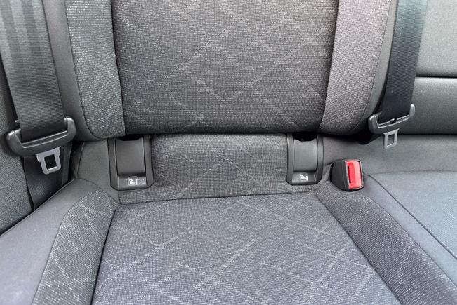 VOLKSWAGEN Golf Photo 32