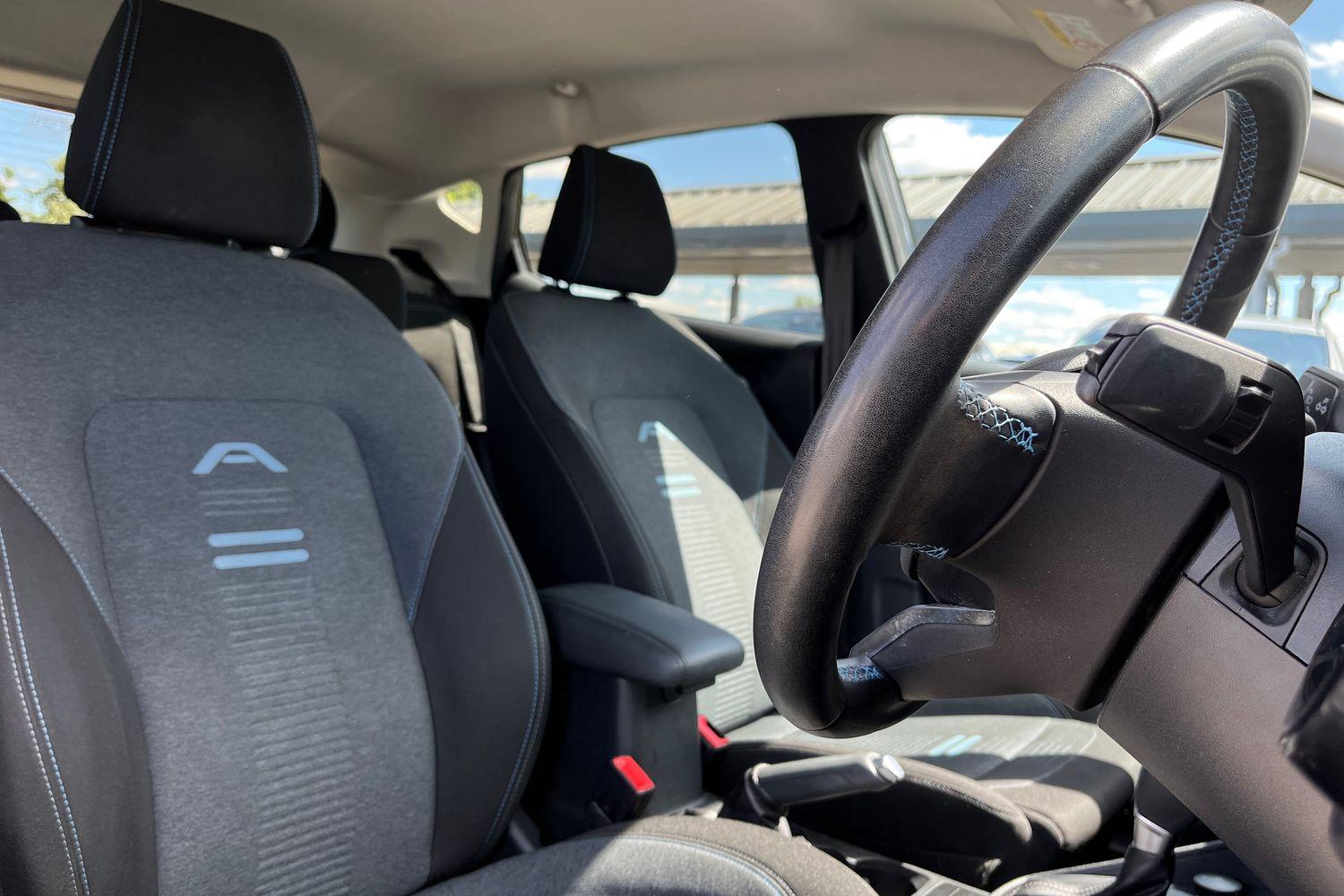Ford FIESTA Photo 16