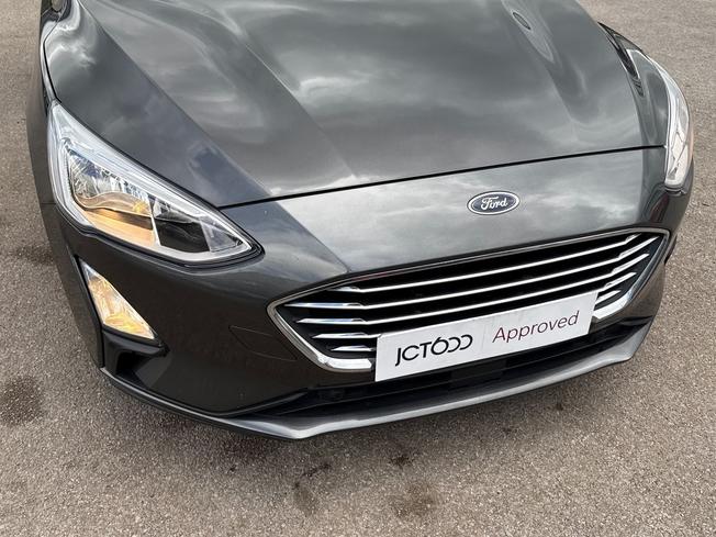 FORD Focus Photo 32