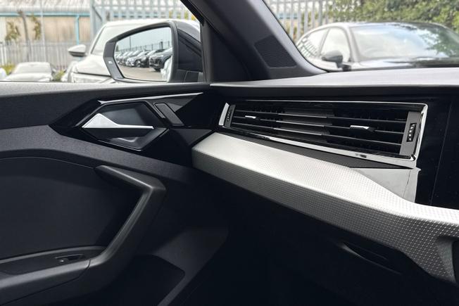 AUDI A1 Photo 37
